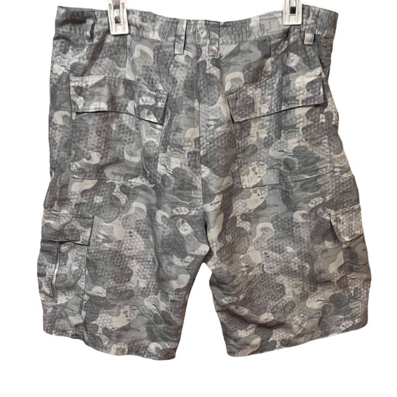 SubCulture Gray Cargo Shorts Adult Size 36" x 11" Utility Pockets Camouflage - Picture 4 of 9